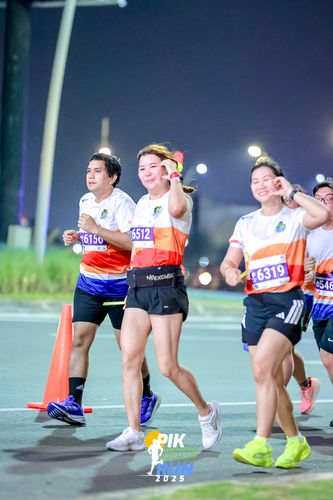 Race photo from PIK NITE RUN 2025