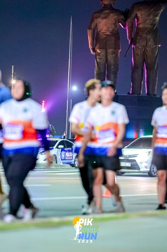 Race photo from PIK NITE RUN 2025