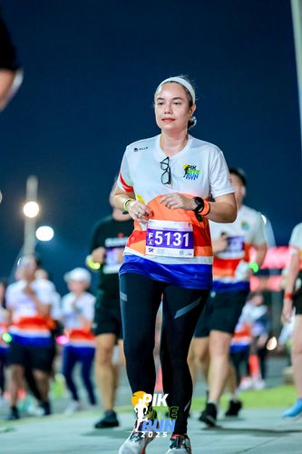 Race photo from PIK NITE RUN 2025