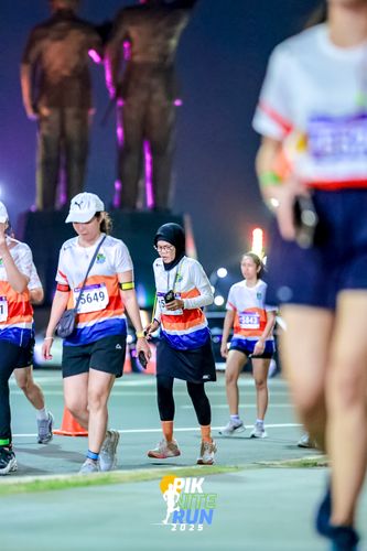 Race photo from PIK NITE RUN 2025