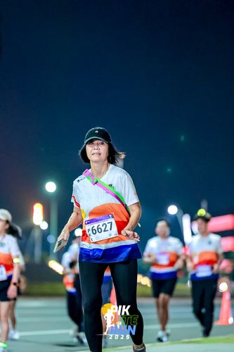 Race photo from PIK NITE RUN 2025