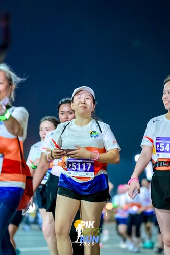 Race photo from PIK NITE RUN 2025