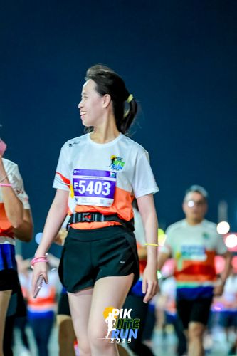 Race photo from PIK NITE RUN 2025