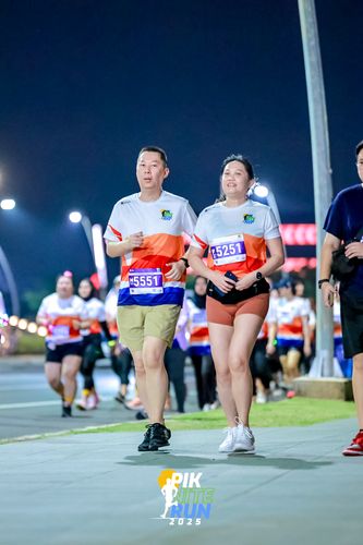 Race photo from PIK NITE RUN 2025