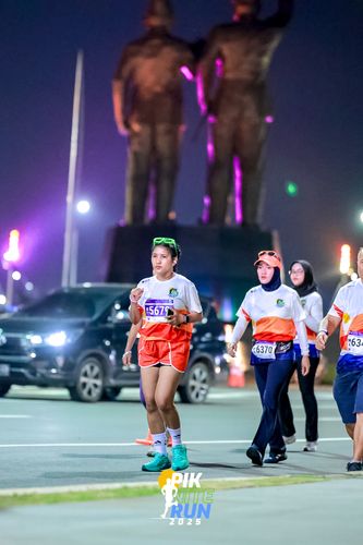 Race photo from PIK NITE RUN 2025