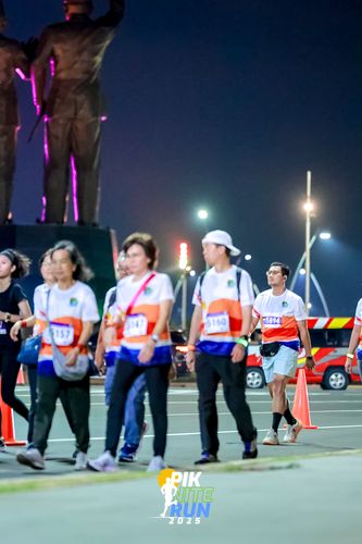 Race photo from PIK NITE RUN 2025