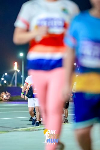 Race photo from PIK NITE RUN 2025