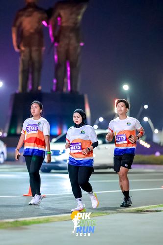 Race photo from PIK NITE RUN 2025