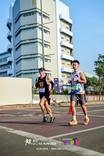 Race photo from BAF LIONS RUN 2024
