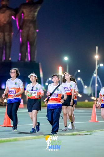 Race photo from PIK NITE RUN 2025
