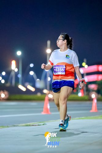 Race photo from PIK NITE RUN 2025