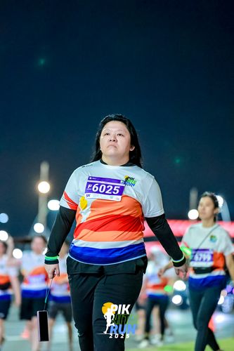 Race photo from PIK NITE RUN 2025