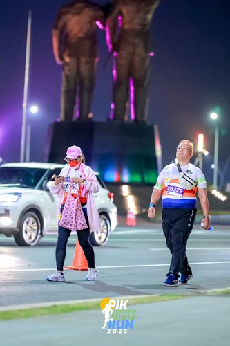 Race photo from PIK NITE RUN 2025