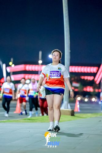 Race photo from PIK NITE RUN 2025