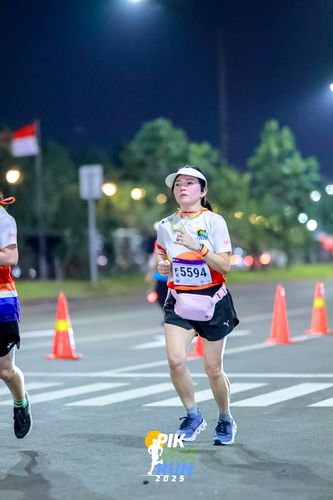 Race photo from PIK NITE RUN 2025