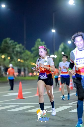 Race photo from PIK NITE RUN 2025