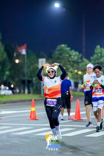 Race photo from PIK NITE RUN 2025