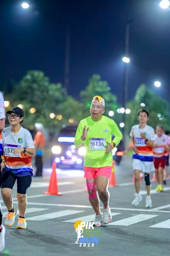Race photo from PIK NITE RUN 2025