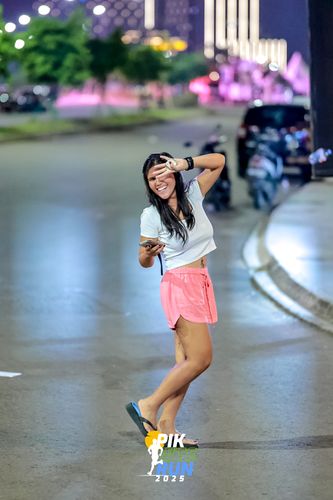 Race photo from PIK NITE RUN 2025