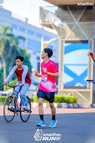 Race photo from Smartfren Run 2025 