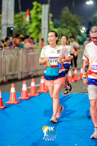Race photo from PIK NITE RUN 2025