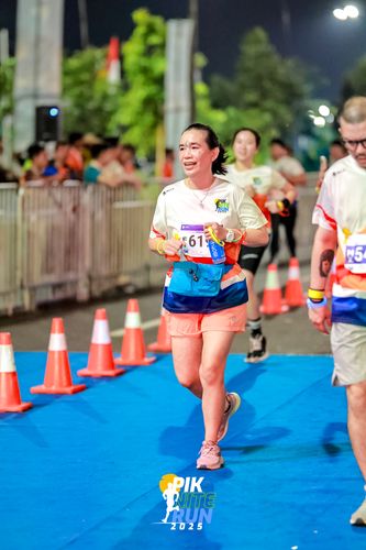 Race photo from PIK NITE RUN 2025