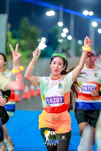 Race photo from PIK NITE RUN 2025