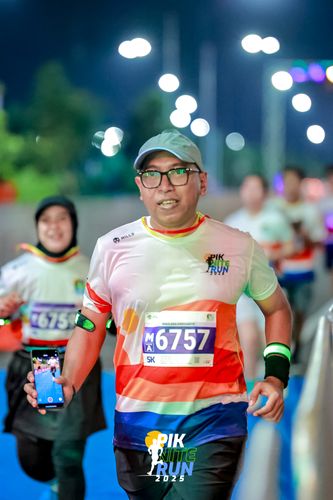 Race photo from PIK NITE RUN 2025