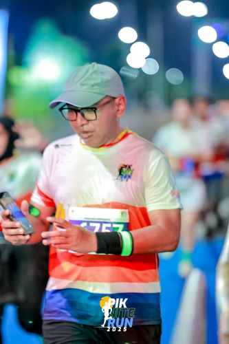 Race photo from PIK NITE RUN 2025