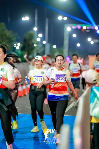 Race photo from PIK NITE RUN 2025