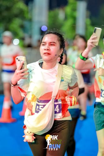 Race photo from PIK NITE RUN 2025