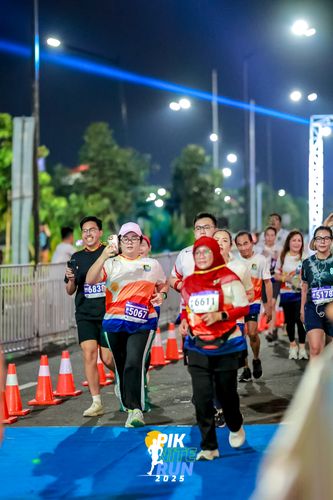Race photo from PIK NITE RUN 2025
