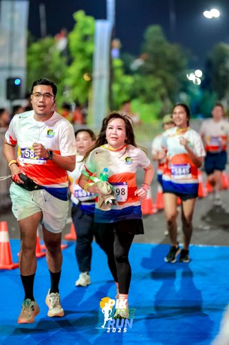 Race photo from PIK NITE RUN 2025