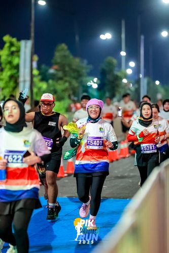 Race photo from PIK NITE RUN 2025