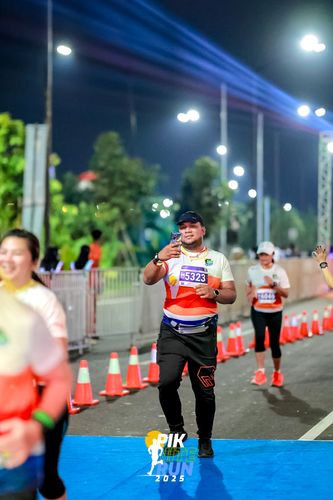 Race photo from PIK NITE RUN 2025