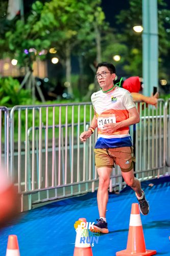 Race photo from PIK NITE RUN 2025