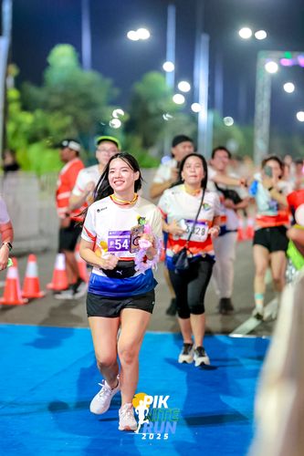 Race photo from PIK NITE RUN 2025