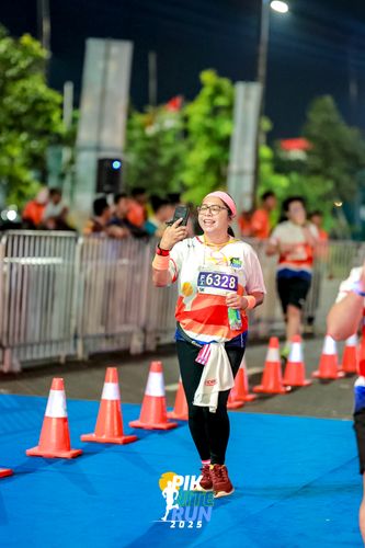 Race photo from PIK NITE RUN 2025