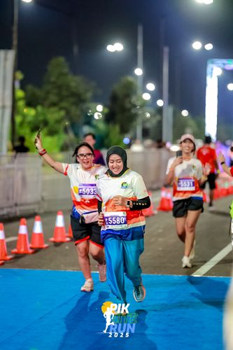 Race photo from PIK NITE RUN 2025