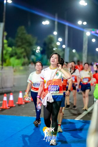 Race photo from PIK NITE RUN 2025
