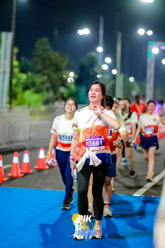 Race photo from PIK NITE RUN 2025