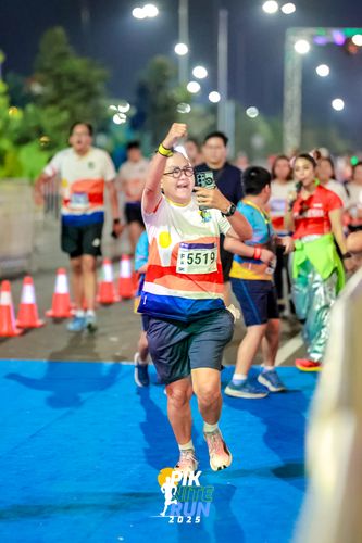 Race photo from PIK NITE RUN 2025