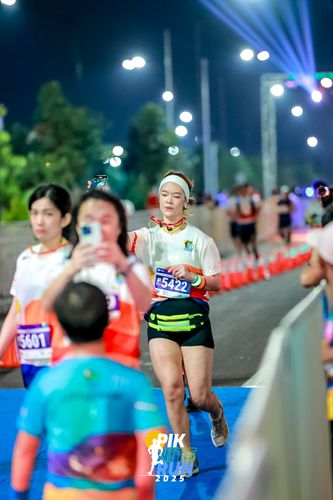 Race photo from PIK NITE RUN 2025