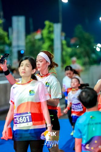 Race photo from PIK NITE RUN 2025