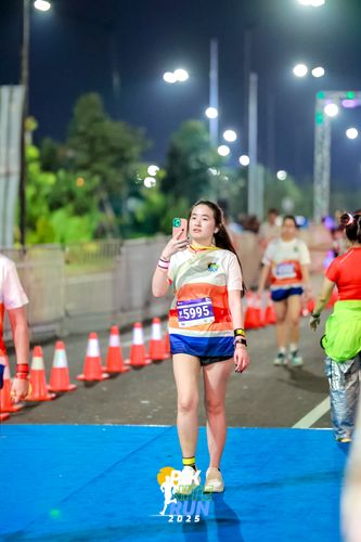 Race photo from PIK NITE RUN 2025
