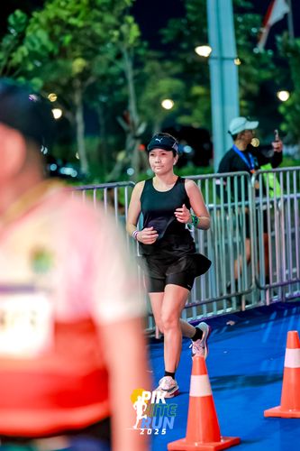 Race photo from PIK NITE RUN 2025