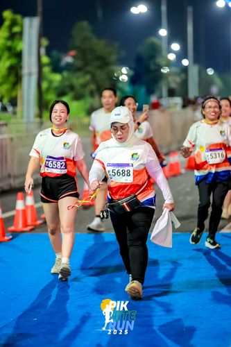 Race photo from PIK NITE RUN 2025