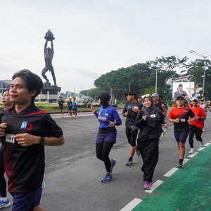 Race photo from FIRST SUNDAY RUN