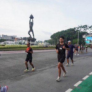 Race photo from FIRST SUNDAY RUN
