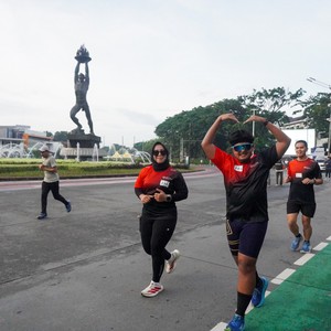 Race photo from FIRST SUNDAY RUN